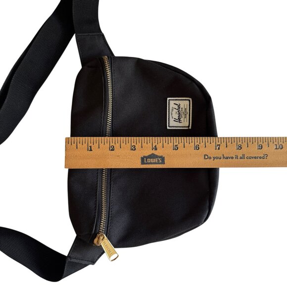 Herschel Fifteen Waist Pack Black 2.0L Fanny Pack Chest Bag Travel Zip Adjust - Picture 5 of 14